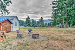 Woodsy Packwood Haven with Golf Course Access!